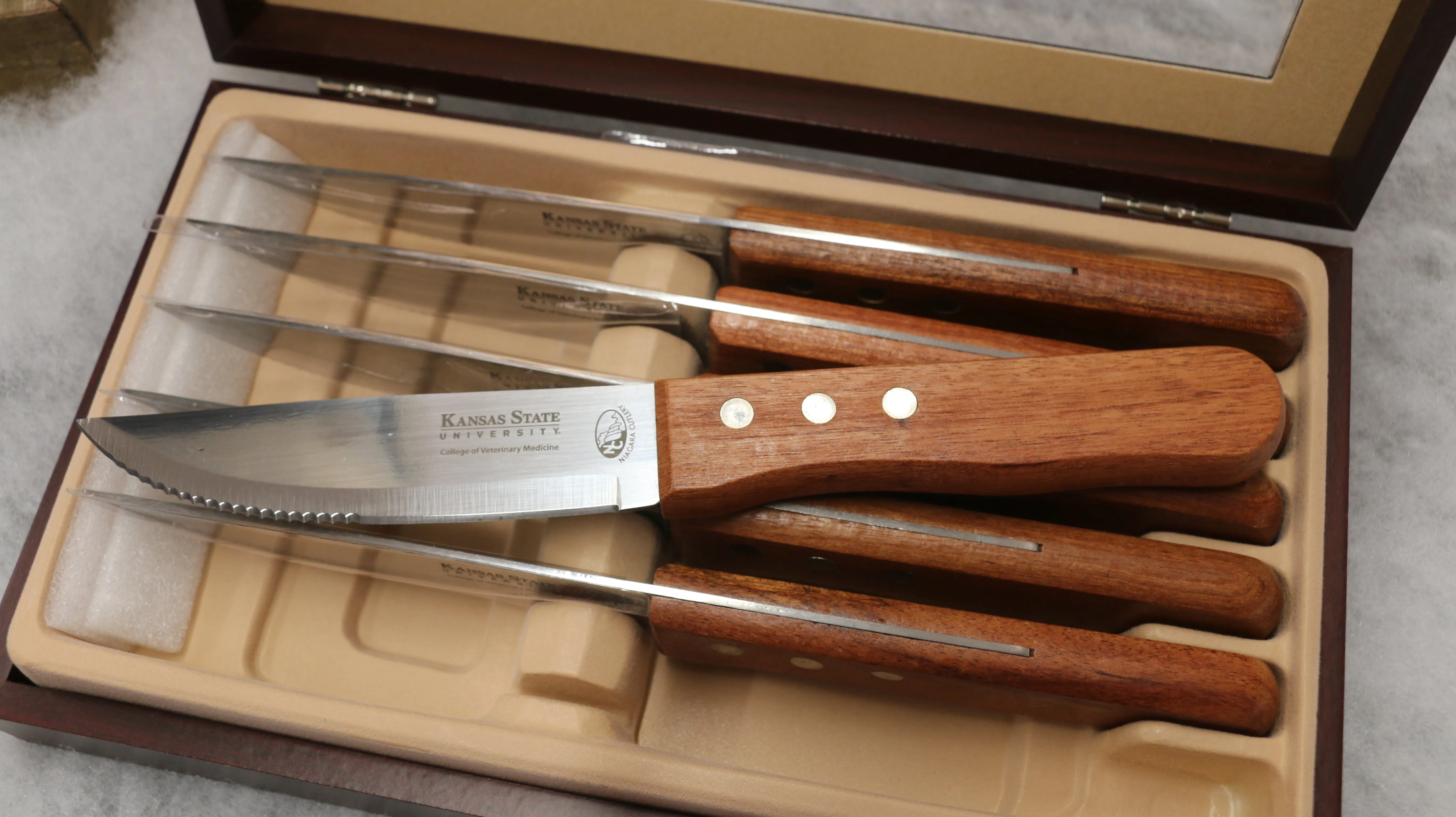 Niagara Cutlery Rosewood 6 Piece Steak Knife Set